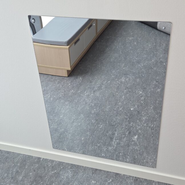 Raamita peegel 60 x 80